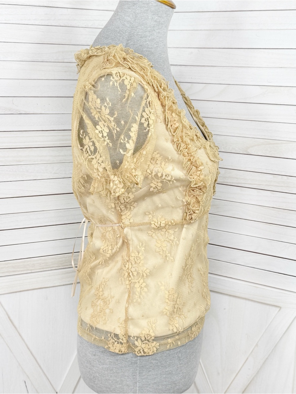 Vintage Y2K Moda International Lace Coquette Fairy Ruffle Top Medium Beige Boho - Picture 3 of 11